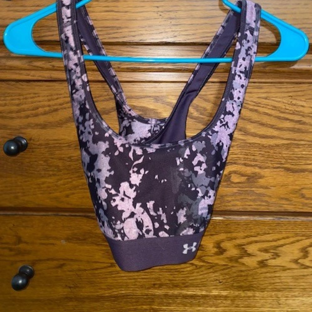 Criss cross UnderArmour sports bra